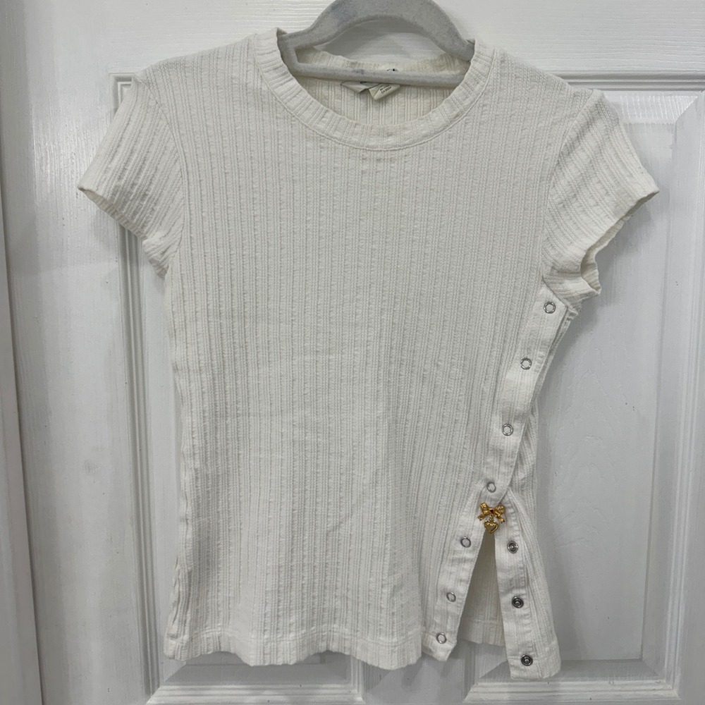 Club Monaco Womens Cream‎ Ribbed Side Snap Short Sleeve Top Bow Heart Charm Sz S